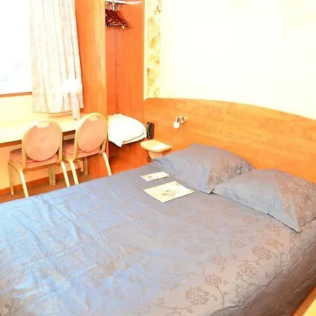 Hotel Le Cheval Noir Paris Pantin