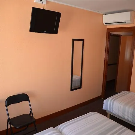 Le Cheval Noir Paris Hotel 2*