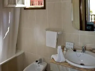 Hotel Le Cheval Noir Paris Pantin