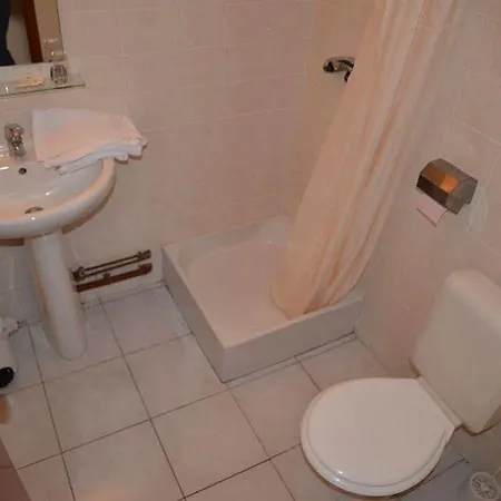 Hotel Le Cheval Noir Paris Pantin