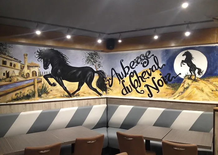 Hotel Le Cheval Noir Paris 2*