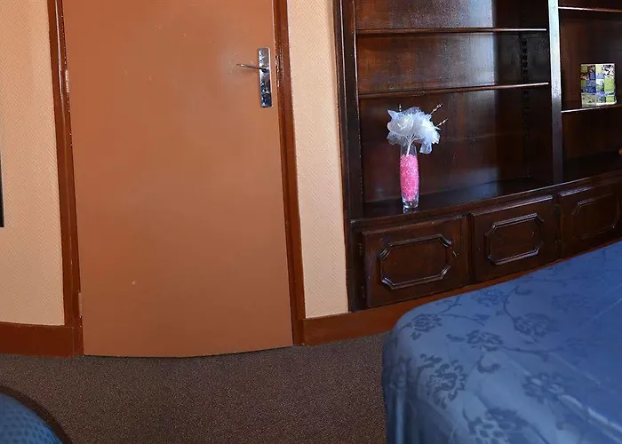 Hotel Le Cheval Noir Paris 2*